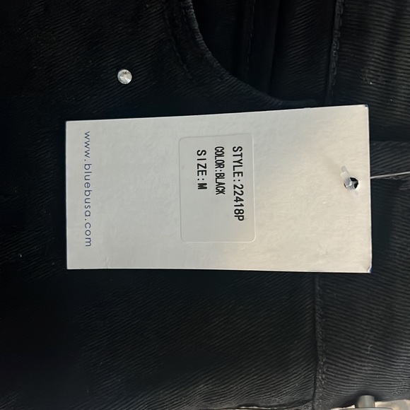 Black ankle cropped high waisted jeans embellished with rhinestone. - Picture 4 of 5